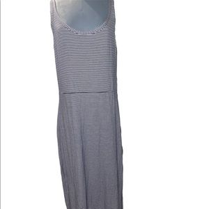 Long sleeves stripped dress.